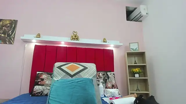 monalind220 online show from 10-12-25, 02:18