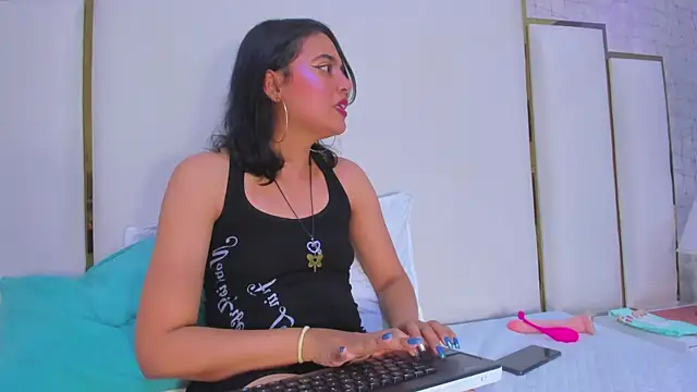 Snapshot of thalia888_ chatting on 10-13-25, 07:15 thalia888 online show from 10-13-25, 07:15