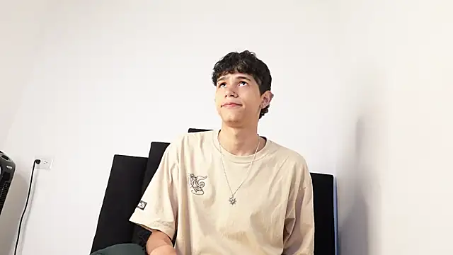 alexmark  online show from 10-28-25, 02:27