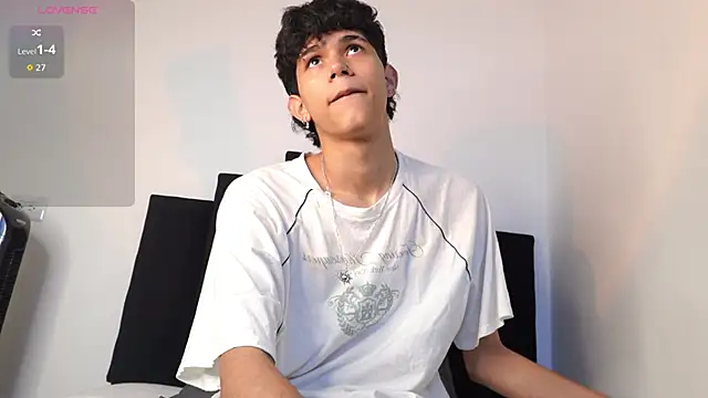 alexmark  online show from 12-22-25, 01:00