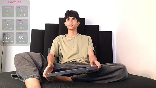 alexmark  online show from 12-19-25, 01:13