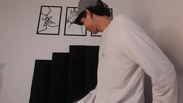 alexmark  online show from 02-24-26, 01:23