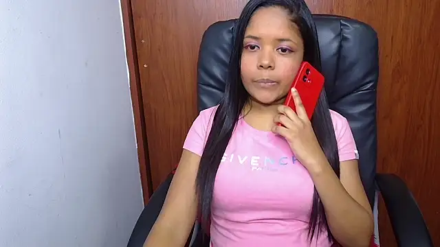Snapshot of melikaronit2 chatting on 09-18-25, 04:43 melikaronit2 online show from 09-18-25, 04:43