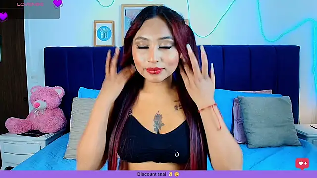 Naiaa Cruz online show from 04-07-26, 07:48