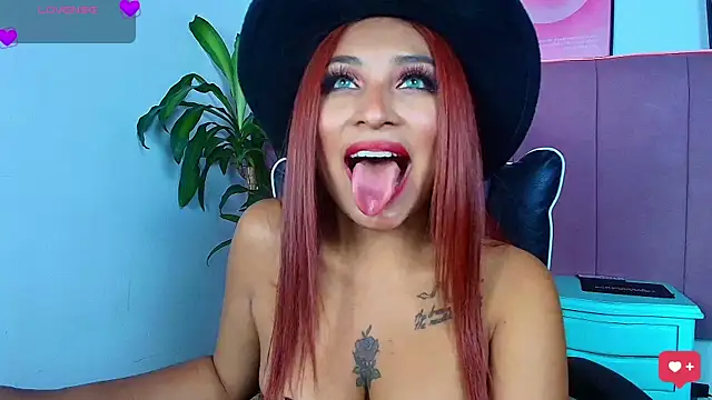 Naiaa Cruz online show from 03-05-26, 07:54