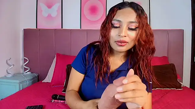 Naiaa Cruz online show from 03-11-26, 07:52