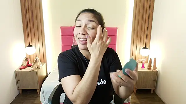 SexyRachel  online show from 02-12-26, 07:24