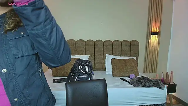 SexyRachel  online show from 10-07-25, 11:44