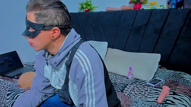 COUPLE25 33 online show from 10-20-25, 08:26