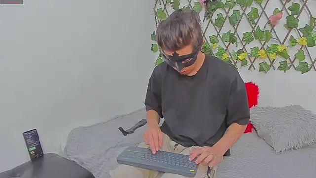 COUPLE25 33 online show from 02-11-26, 10:59