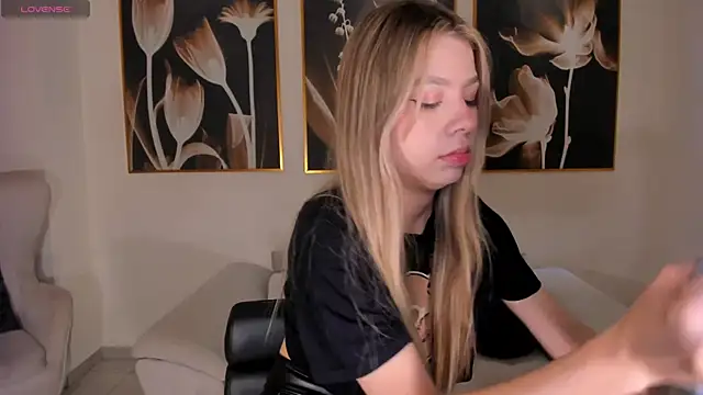 TiffannySins online show from 05-30-26, 05:40