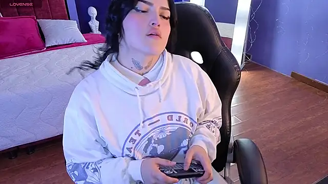 sari belle online show from 11-28-25, 08:20