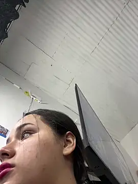 Snapshot of Luciaparker03 chatting on 02-17-26, 01:47 Luciaparker03 online show from 02-17-26, 01:47