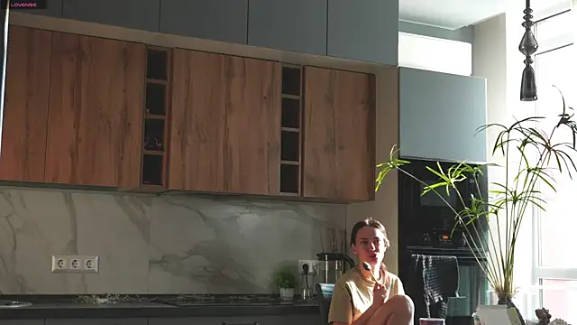 Anny Molly online show from 11-16-25, 06:07