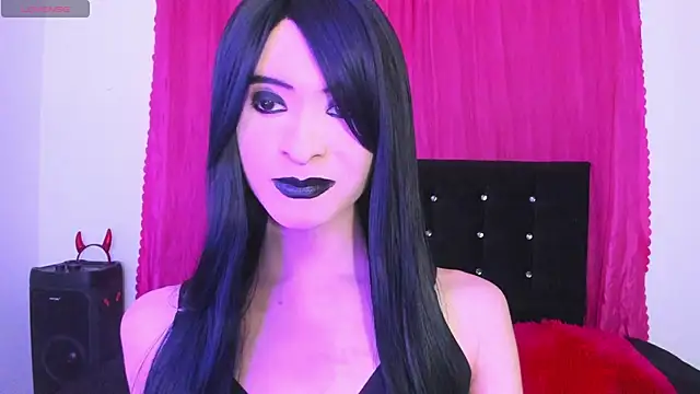 Snapshot of cutenaked_8 chatting on 06-17-26, 12:00 cutenaked 8 online show from 06-17-26, 12:00