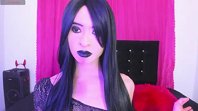 Snapshot of cutenaked_8 chatting on 06-18-26, 12:53 cutenaked 8 online show from 06-18-26, 12:53