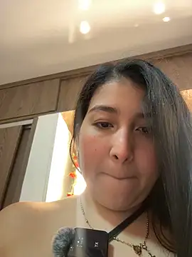 evelyn 1702 online show from 03-17-26, 09:40