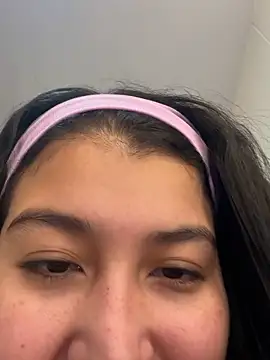 evelyn 1702 online show from 11-16-25, 07:51