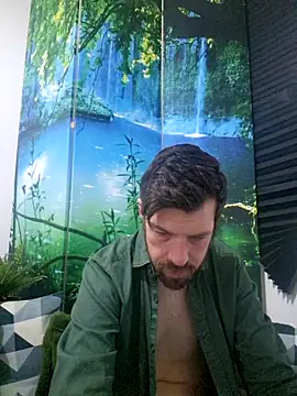 Snapshot of welcome-to-the-jungle chatting on 10-17-25, 08:06 welcome-to-the-jungle online show from 10-17-25, 08:06