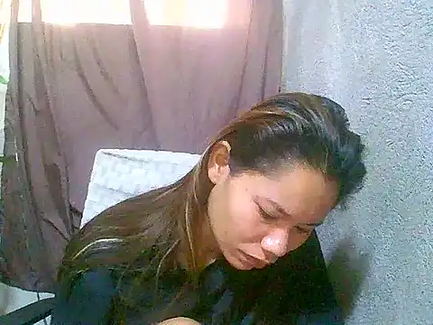 Snapshot of Sweeetgurll chatting on 05-23-26, 12:09 Sweeetgurll online show from 05-23-26, 12:09
