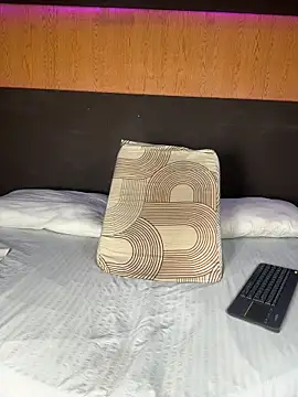 Alexia  cox online show from 03-25-26, 02:44