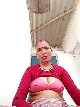 Snapshot of Monika_thakurr chatting on 09-10-25, 09:08 Monika thakurr online show from 09-10-25, 09:08