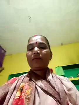 Snapshot of Monika_thakurr chatting on 09-24-25, 09:38 Monika thakurr online show from 09-24-25, 09:38