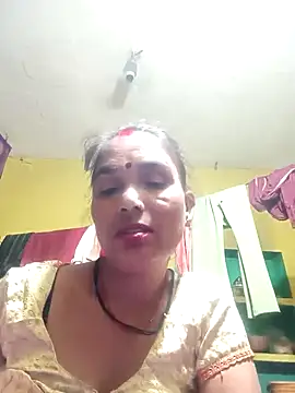 Snapshot of Monika_thakurr chatting on 10-02-25, 10:24 Monika thakurr online show from 10-02-25, 10:24