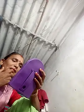 Snapshot of Monika_thakurr chatting on 09-15-25, 08:53 Monika thakurr online show from 09-15-25, 08:53