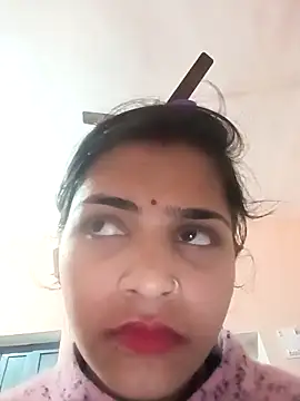 Snapshot of Monika_thakurr chatting on 11-15-25, 02:10 Monika thakurr online show from 11-15-25, 02:10