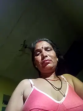 Snapshot of Monika_thakurr chatting on 09-26-25, 10:27 Monika thakurr online show from 09-26-25, 10:27