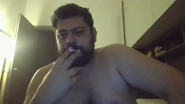 Snapshot of giuseppelovisi85 chatting on 10-15-25, 05:54 giuseppelovisi85 online show from 10-15-25, 05:54