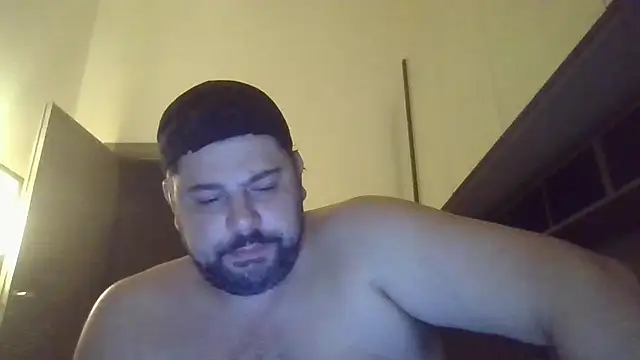 Snapshot of giuseppelovisi85 chatting on 10-21-25, 04:23 giuseppelovisi85 online show from 10-21-25, 04:23