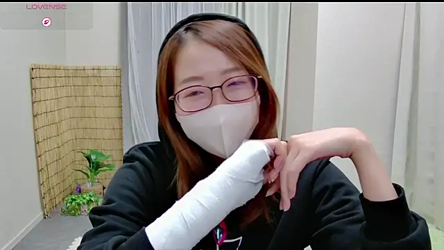 Haruno sakura ch online show from 11-18-25, 07:44