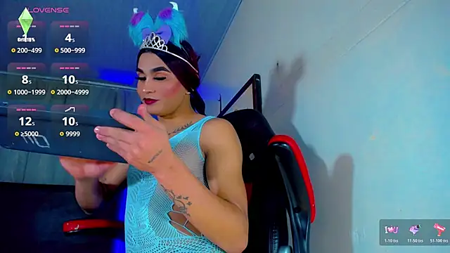 Natasha clifford online show from 11-12-25, 09:24