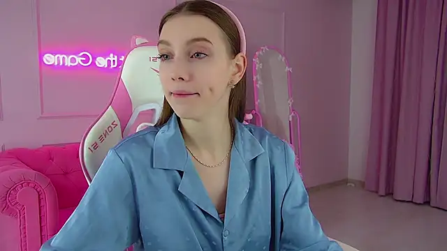 Snapshot of VeronicaVances chatting on 01-10-26, 06:14 VeronicaVances online show from 01-10-26, 06:14