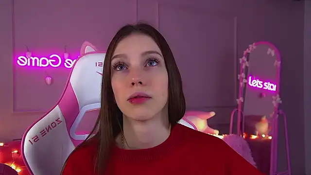 Snapshot of VeronicaVances chatting on 12-04-25, 06:18 VeronicaVances online show from 12-04-25, 06:18