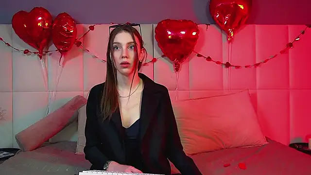 Snapshot of VeronicaVances chatting on 02-12-26, 06:18 VeronicaVances online show from 02-12-26, 06:18