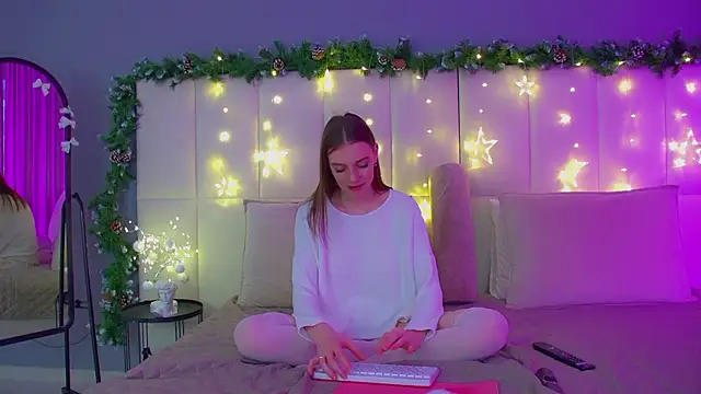 Snapshot of VeronicaVances chatting on 12-02-25, 06:26 VeronicaVances online show from 12-02-25, 06:26