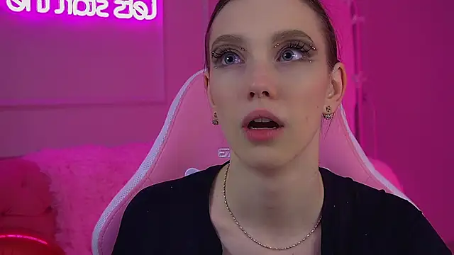 Snapshot of VeronicaVances chatting on 02-17-26, 06:22 VeronicaVances online show from 02-17-26, 06:22