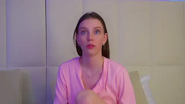 Snapshot of VeronicaVances chatting on 11-04-25, 06:33 VeronicaVances online show from 11-04-25, 06:33