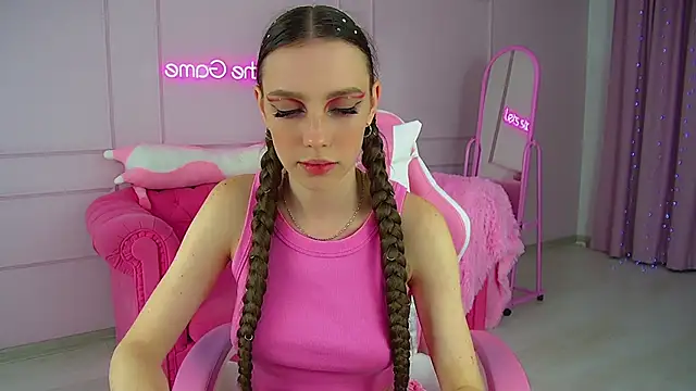 Snapshot of VeronicaVances chatting on 09-19-25, 06:12 VeronicaVances online show from 09-19-25, 06:12