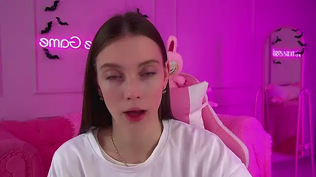 Snapshot of VeronicaVances chatting on 10-21-25, 06:24 VeronicaVances online show from 10-21-25, 06:24