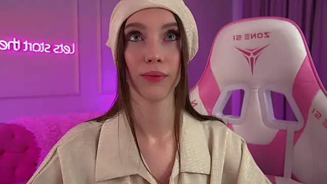 VeronicaVances online show from 06-24-26, 06:28