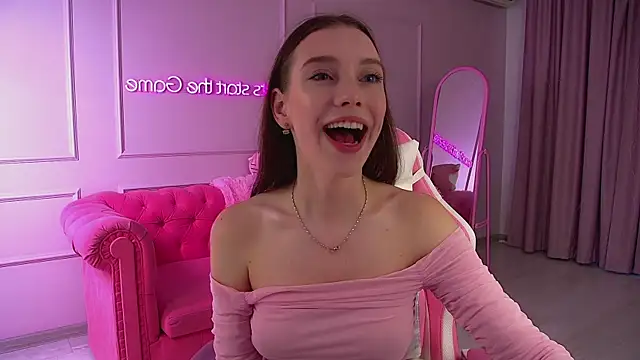 Snapshot of VeronicaVances chatting on 09-30-25, 06:52 VeronicaVances online show from 09-30-25, 06:52