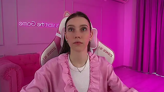 Snapshot of VeronicaVances chatting on 02-10-26, 08:35 VeronicaVances online show from 02-10-26, 08:35