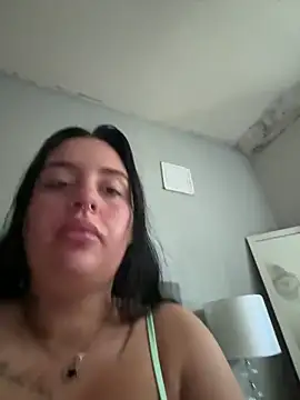 Snapshot of Victoriasteel chatting on 02-14-26, 11:43 Victoriasteel online show from 02-14-26, 11:43