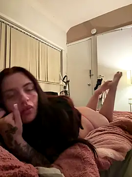 Snapshot of Victoriasteel chatting on 11-12-25, 10:02 Victoriasteel online show from 11-12-25, 10:02