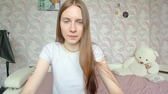 Snapshot of Kelly_Gerzikaa chatting on 06-18-26, 03:49 Kelly Gerzikaa online show from 06-18-26, 03:49