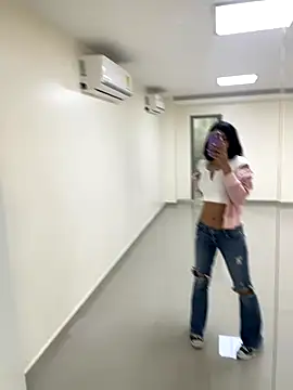 MaskedGirl  online show from 11-18-25, 04:43